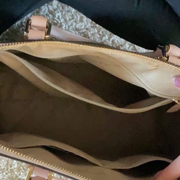 Michael kors purse - Picture 3 of 6